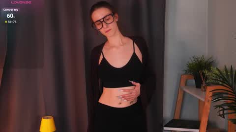 Snapshot of lornafletcher chatting on 10/03/25, 05:32 Ivy online show from 10/03/25, 05:32