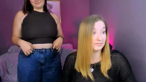 Snapshot of lorraine_carter chatting on 09/15/25, 07:58 Lora for u online show from 09/15/25, 07:58