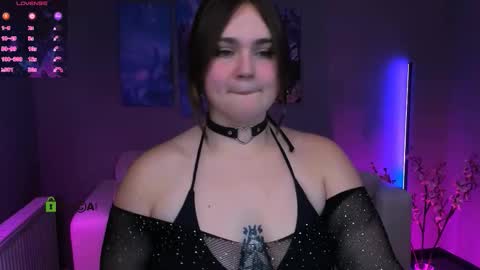 Lora for u online show from 10/09/25, 07:23