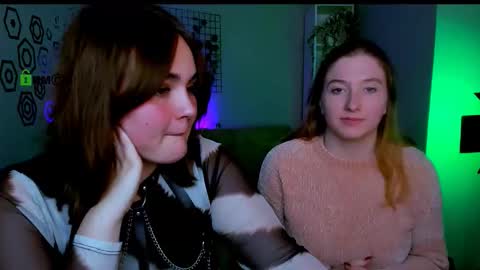 Lora for u online show from 10/12/25, 10:31