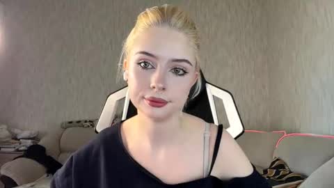 Isabel online show from 11/19/25, 11:10