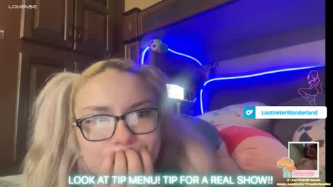 LostInHerWonderlan online show from 11/14/25, 07:34