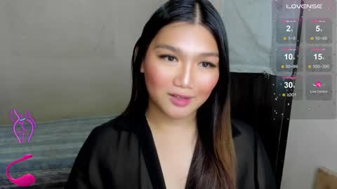 Snapshot of louheart chatting on 10/25/25, 06:21 Sweet online show from 10/25/25, 06:21