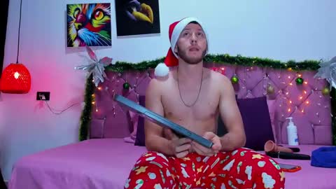 Snapshot of louis_bcasta1 chatting on 12/20/24, 11:00 OF louis bcasta1 online show from 12/20/24, 11:00