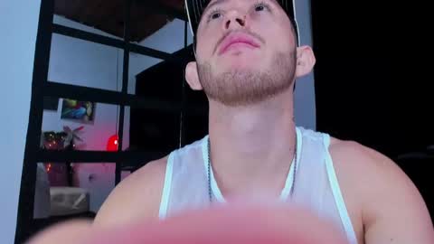 Snapshot of louis_bcasta1 chatting on 12/22/24, 11:11 OF louis bcasta1 online show from 12/22/24, 11:11
