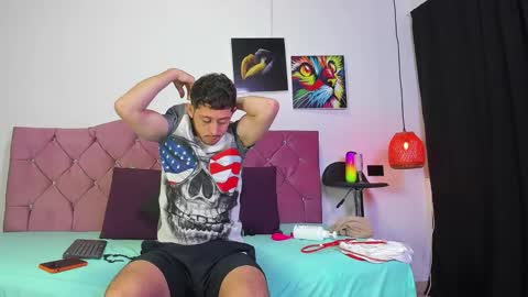 Snapshot of louis_bcasta1 chatting on 02/20/25, 10:59 OF louis bcasta1 online show from 02/20/25, 10:59