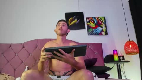 Snapshot of louis_bcasta1 chatting on 02/24/25, 10:59 OF louis bcasta1 online show from 02/24/25, 10:59