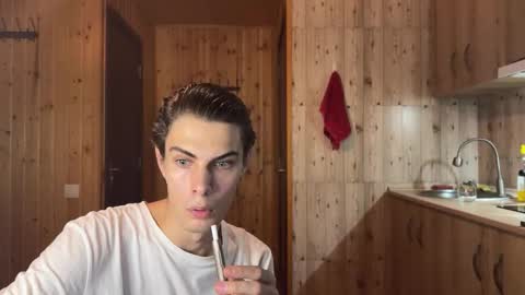 Mark online show from 10/17/25, 02:15