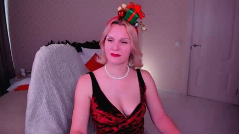 Louisa online show from 12/25/24, 01:51