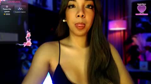 Snapshot of louisassy chatting on 10/24/25, 01:46 Louisa online show from 10/24/25, 01:46