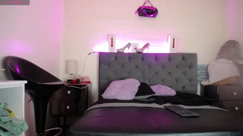 Snapshot of louise_nails chatting on 01/23/25, 09:50  LouIse  online show from 01/23/25, 09:50