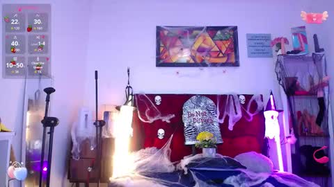 Snapshot of louise_nails chatting on 10/17/25, 12:30  LouIse  online show from 10/17/25, 12:30