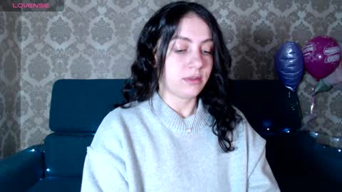 Snapshot of louise_phlox chatting on 02/05/25, 04:27 Louise online show from 02/05/25, 04:27