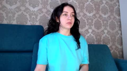 Snapshot of louise_phlox chatting on 03/01/25, 05:31 Louise online show from 03/01/25, 05:31