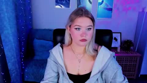 Snapshot of louisemous chatting on 10/20/25, 03:23 Loise online show from 10/20/25, 03:23