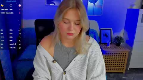 Snapshot of louisemous chatting on 10/26/25, 08:48 Loise online show from 10/26/25, 08:48