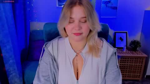 Snapshot of louisemous chatting on 11/05/25, 09:04 Loise online show from 11/05/25, 09:04