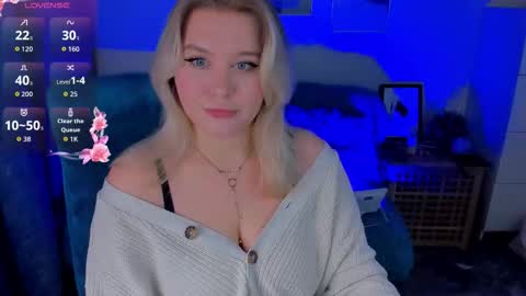 Snapshot of louisemous chatting on 11/08/25, 09:46 Loise online show from 11/08/25, 09:46