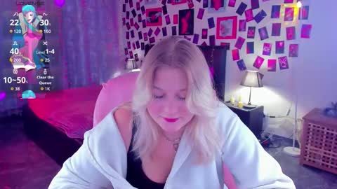 Snapshot of louisemous chatting on 11/15/25, 11:10 Loise online show from 11/15/25, 11:10