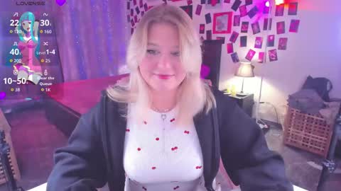 Snapshot of louisemous chatting on 11/17/25, 10:04 Loise online show from 11/17/25, 10:04