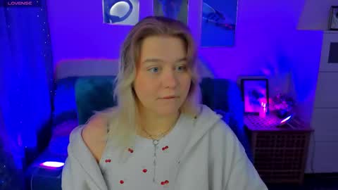 Snapshot of louisemous chatting on 11/29/25, 09:51 Loise online show from 11/29/25, 09:51