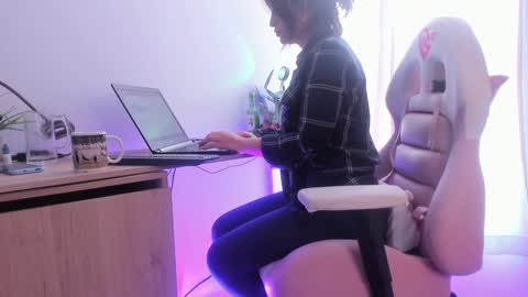 Snapshot of lourreinstounn chatting on 12/06/24, 05:55 Lourrein Stoun Independiente online show from 12/06/24, 05:55