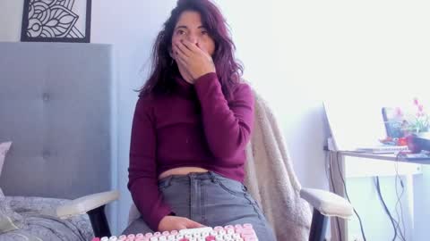 Snapshot of lourreinstounn chatting on 02/14/25, 08:05 Lourrein Stoun Independiente online show from 02/14/25, 08:05