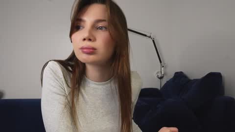 Sofi   online show from 02/07/25, 02:04