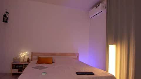 Snapshot of love_melody chatting on 10/15/25, 05:57 online show from 10/15/25, 05:57