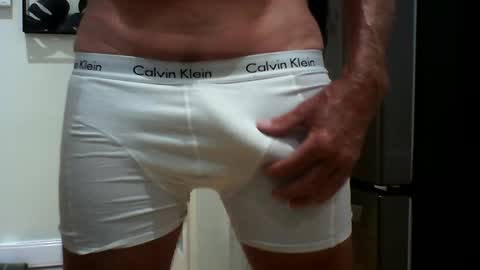 Snapshot of lovehairyone chatting on 09/08/25, 04:06 lovehairyone online show from 09/08/25, 04:06