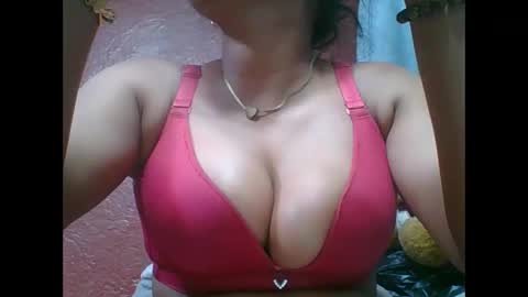 Snapshot of loveinlife750427 chatting on 10/08/25, 07:11 loveinlife750427 online show from 10/08/25, 07:11