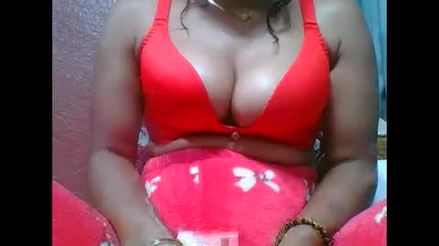 Snapshot of loveinlife750427 chatting on 10/16/25, 07:09 loveinlife750427 online show from 10/16/25, 07:09