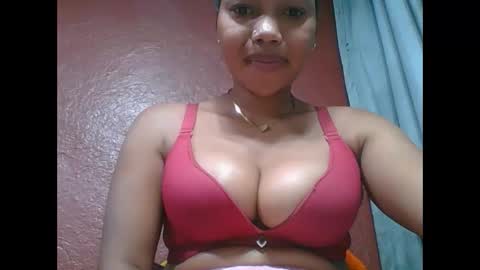 Snapshot of loveinlife750427 chatting on 10/22/25, 02:45 loveinlife750427 online show from 10/22/25, 02:45