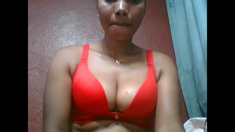 Snapshot of loveinlife750427 chatting on 11/10/25, 03:49 loveinlife750427 online show from 11/10/25, 03:49