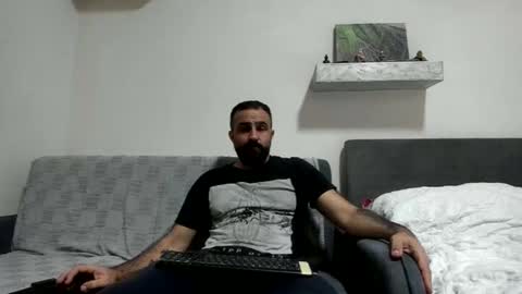 Snapshot of loveivat80 chatting on 10/19/25, 04:07 loveivat80 online show from 10/19/25, 04:07