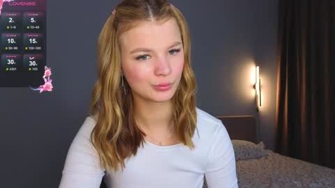 Snapshot of lovely_babyy chatting on 12/31/24, 03:45 Jenny online show from 12/31/24, 03:45