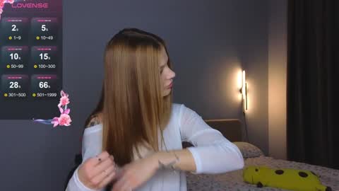 Snapshot of lovely_babyy chatting on 01/09/25, 12:57 Jenny online show from 01/09/25, 12:57