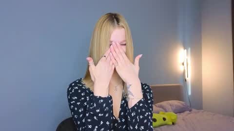 Snapshot of lovely_babyy chatting on 01/29/25, 04:26 Jenny online show from 01/29/25, 04:26
