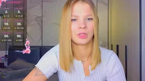 Snapshot of lovely_babyy chatting on 09/12/25, 11:10 Jenny online show from 09/12/25, 11:10