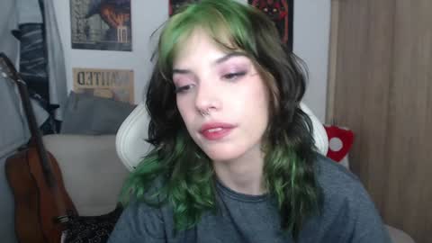 Snapshot of lovely_cass chatting on 12/07/24, 04:42 Cassie online show from 12/07/24, 04:42