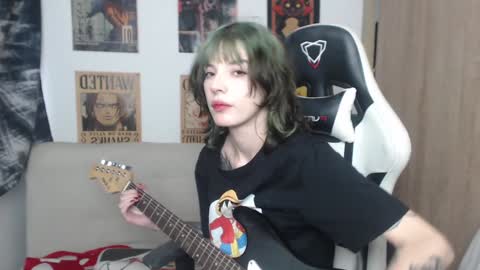 Snapshot of lovely_cass chatting on 01/19/25, 08:41 Cassie online show from 01/19/25, 08:41