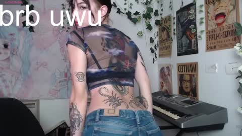 Snapshot of lovely_cass chatting on 01/20/25, 02:53 Cassie online show from 01/20/25, 02:53