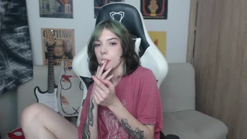 Snapshot of lovely_cass chatting on 01/25/25, 07:38 Cassie online show from 01/25/25, 07:38