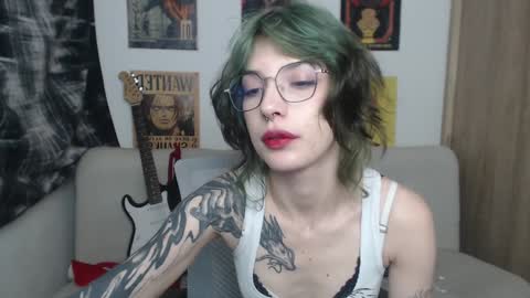 Snapshot of lovely_cass chatting on 02/04/25, 02:49 Cassie online show from 02/04/25, 02:49