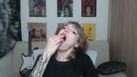 Snapshot of lovely_cass chatting on 02/23/25, 05:56 Cassie online show from 02/23/25, 05:56