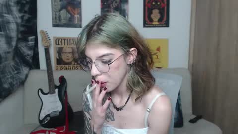 Snapshot of lovely_cass chatting on 02/24/25, 06:38 Cassie online show from 02/24/25, 06:38