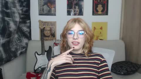 Snapshot of lovely_cass chatting on 03/01/25, 07:08 Cassie online show from 03/01/25, 07:08