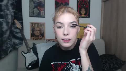 Snapshot of lovely_cass chatting on 03/06/25, 12:00 Cassie online show from 03/06/25, 12:00