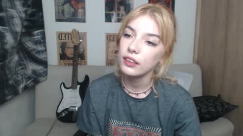 Snapshot of lovely_cass chatting on 03/09/25, 08:18 Cassie online show from 03/09/25, 08:18