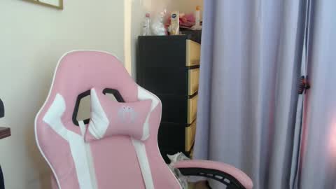 Lovely Laura online show from 10/20/25, 03:18